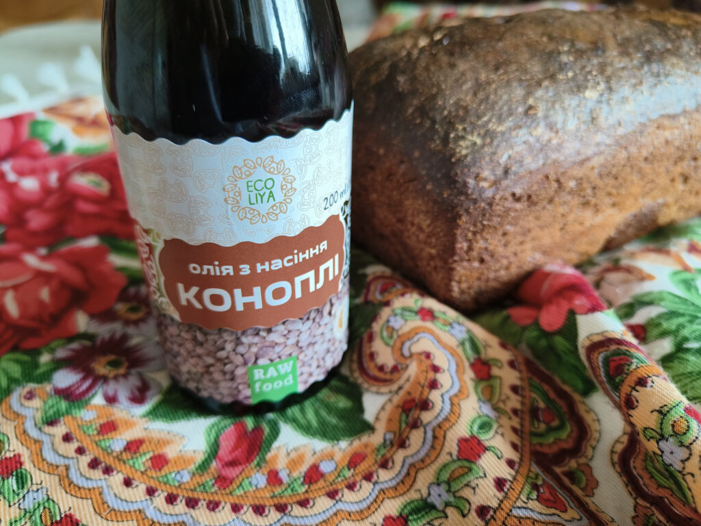 Ржаной хлеб с конопляным маслом и ореховой мукой
