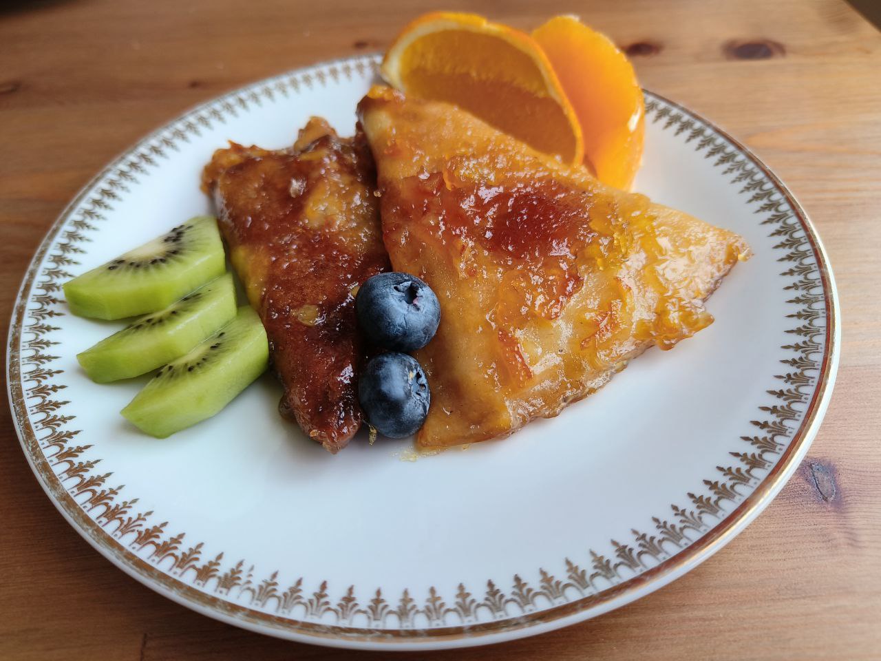 Кокосовий Креп Сюзетт – французькі млинці з апельсиновим соусом