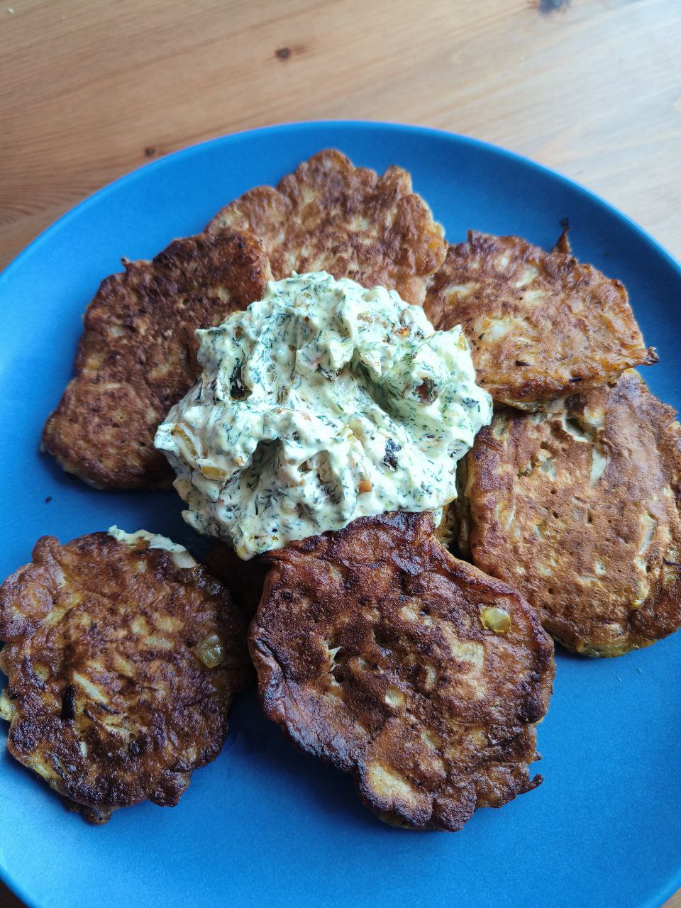 Фучки: золотисті оладки з квашеної капусти